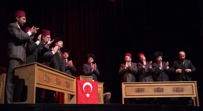 Milli şaire duygusal anma