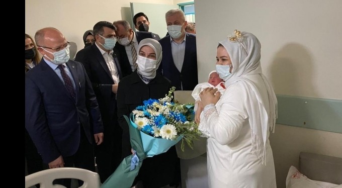 Bursa'da 2022'in ilk bebekleri dünyaya geldi