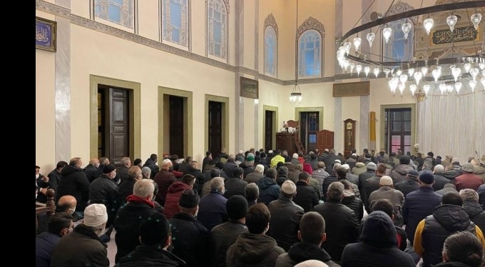 Ulu Cami'de yeni yılın ilk namazı kılındı
