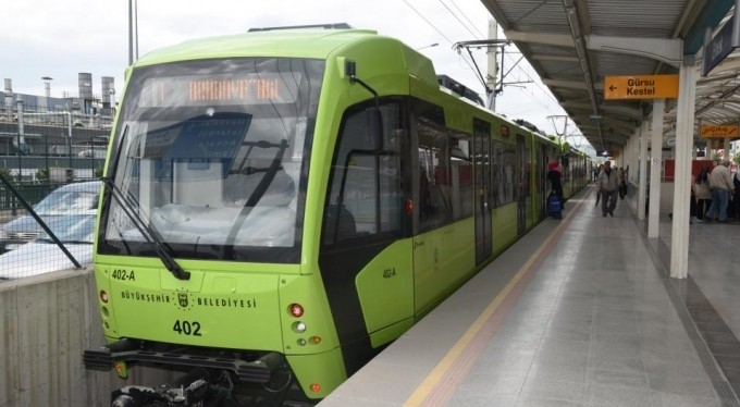 Bursa'da öğrenciler 2022'ye indirimli ulaşımla başladı