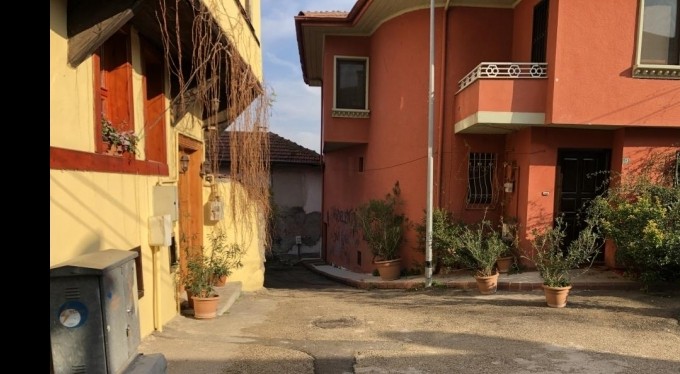 Cep telefonunu gasp etmeye çalışan adamı öldürdü