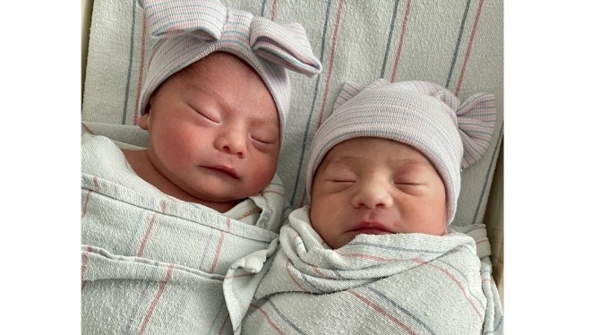 ABD'de ikiz kardeşler, 15 dakika arayla farklı yıllarda doğdu