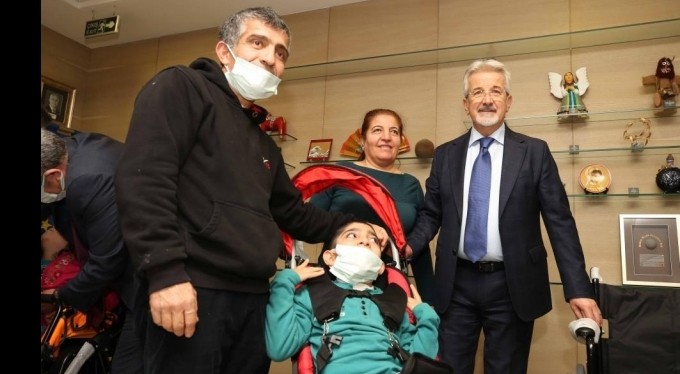 Nilüfer'de engellilere tekerlekli sandalye