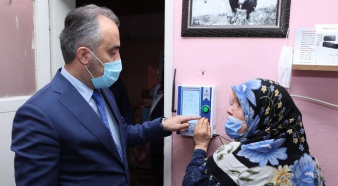 Bursa'da kimsesiz ve yaşlı hastalara "Gönül Bağı" ile teknolojik online takip