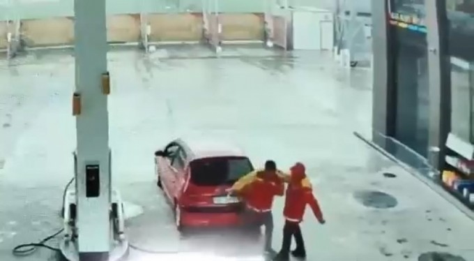 Bursa'da pompacıların yumruk yumruğa kavgası kamerada