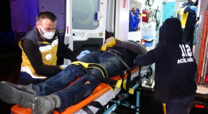 Otomobil bakım yapan işçilerin arasına daldı: 6 yaralı