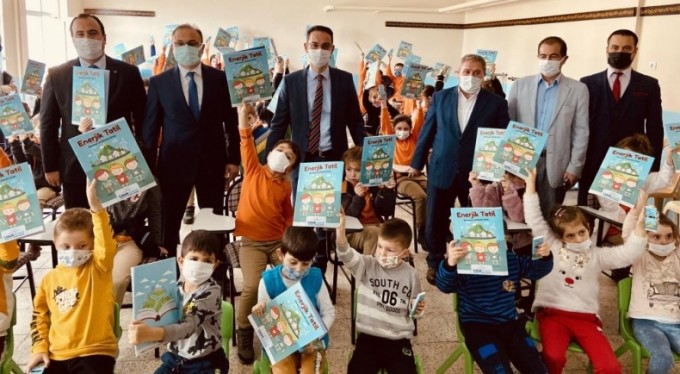 Gölge oyunu ile çocuklara enerji tasarrufu anlatıldı