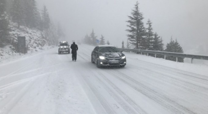 Bursa-Ankara karayolu kar ve buzlanma sebebiyle kapandı