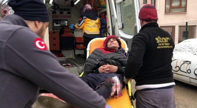 Bursa'da yaşlı adam pompalıyla dizinden vuruldu