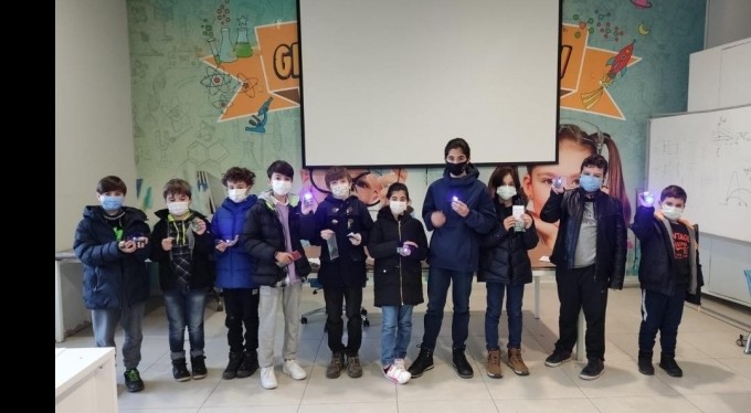 Küçükler kendi radyolarını yaptı