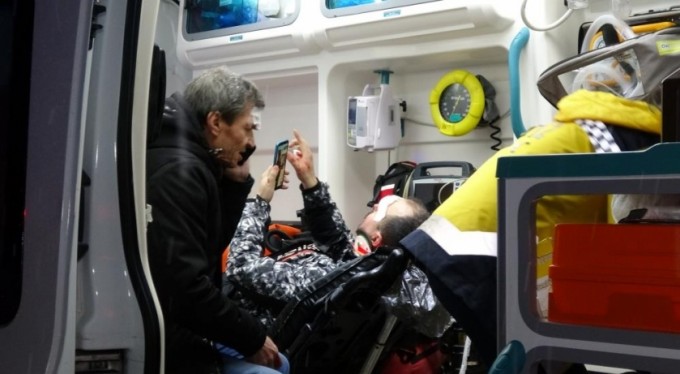 Bursa'da minibüs tırla çarpıştı: 4 yaralı