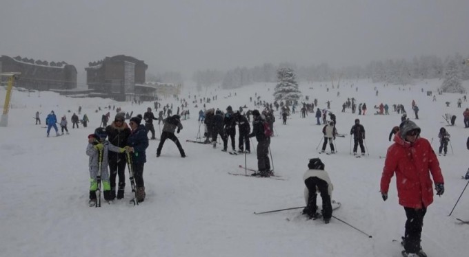 Tatilciler yarıyılda Uludağ'a akın etti