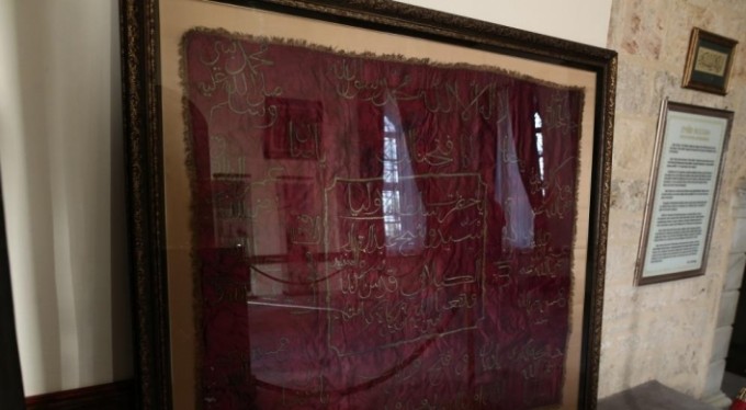 180 yıllık sancak gün yüzüne çıktı