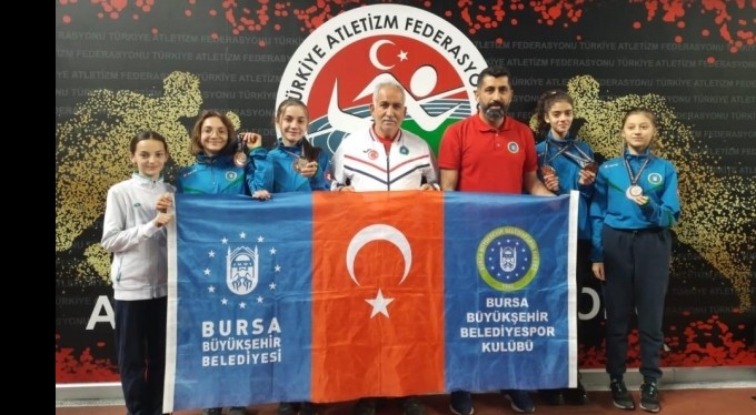 Bursa Büyükşehir Belediyesporlu atletler Türkiye Şampiyonası'ndan 3 birincilikle döndü
