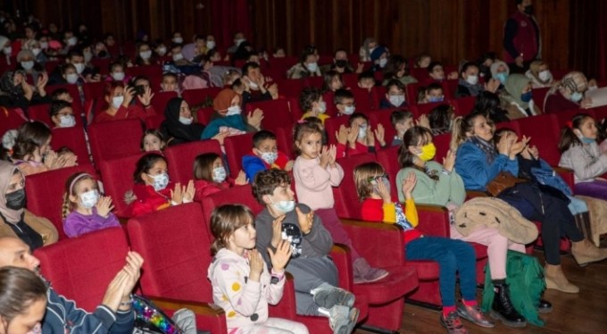 Karneler tiyatro biletine dönüştü