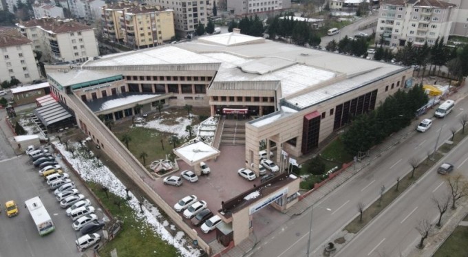 Barış Manço Kültür Merkezi'nin üstü modern kütüphane oluyor.