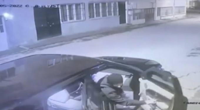 Bursa'da 5 milyonluk araçla hırsızlığa geldiler