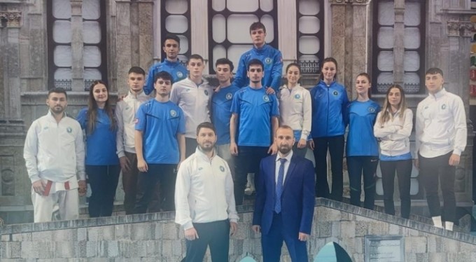 Bursa Büyükşehir Belediyesporlu karateciler kürsüyü es geçmedi