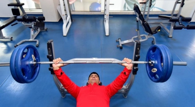 Öğretmenleri keşfetti, 40 yılda 100'ün üzerinde madalya kazandı