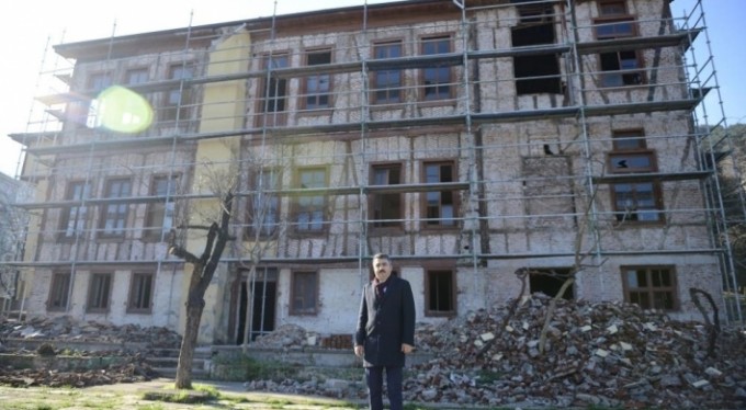 Yıldırım tarihi ayağa kaldırıyor