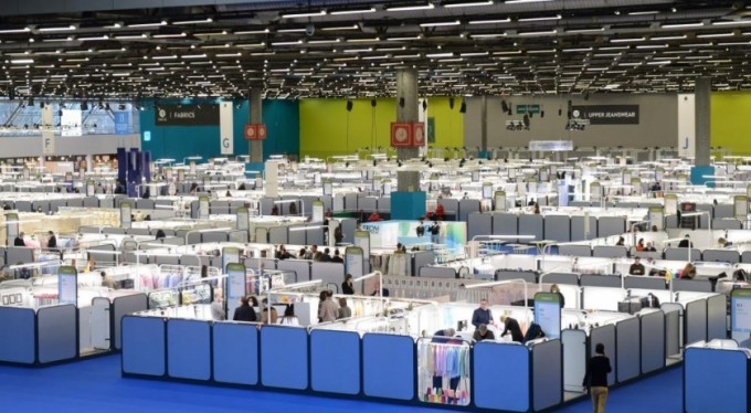 Bursa Tekstili Paris'te