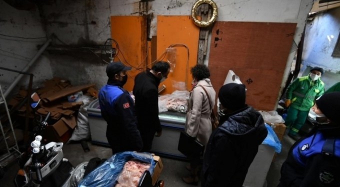 Kaçak tavuk operasyonunda şoke eden görüntü