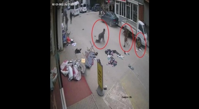 Bursa'da acemi sürücü yayaların arasına böyle daldı: 4 yaralı