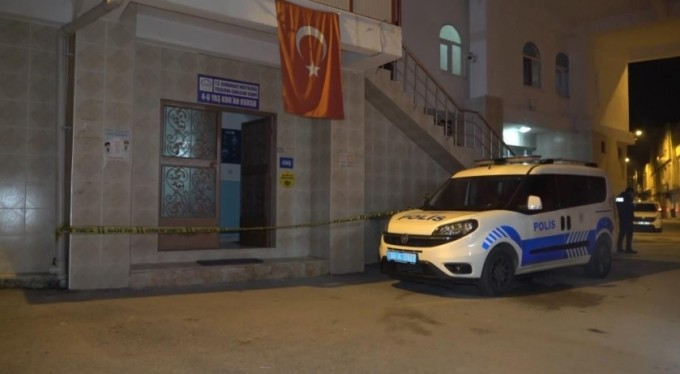 Bursa'da hırsızlık için camiye giren şüpheli imamı bıçakladı