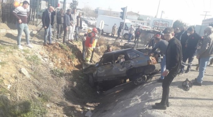 Bandırma'da trafik kazası iki kişi yaralandı
