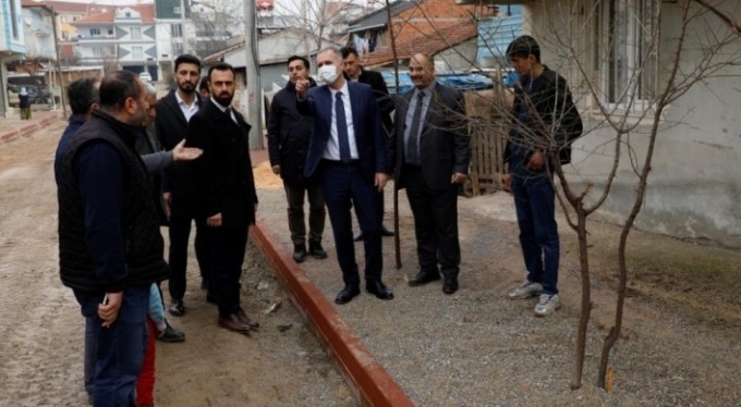 Huzur Mahallesinde eksik kaldırımlar tamamlanıyor