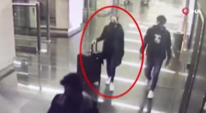 Havaalanında kaçak pırlanta operasyonu