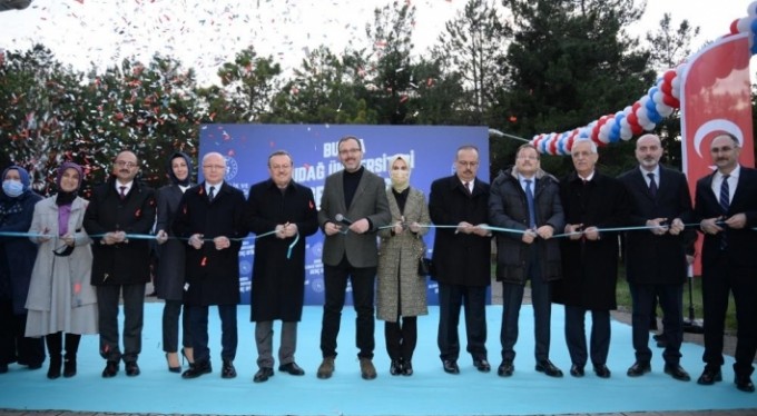 Gençlik ve Spor Bakanı Kasapoğlu BUÜ'de