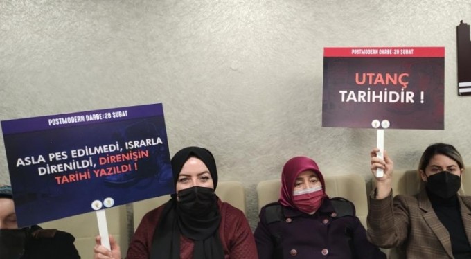 Bin yıl sürecek denilen 28 Şubat darbesi Bursa'da protesto edildi