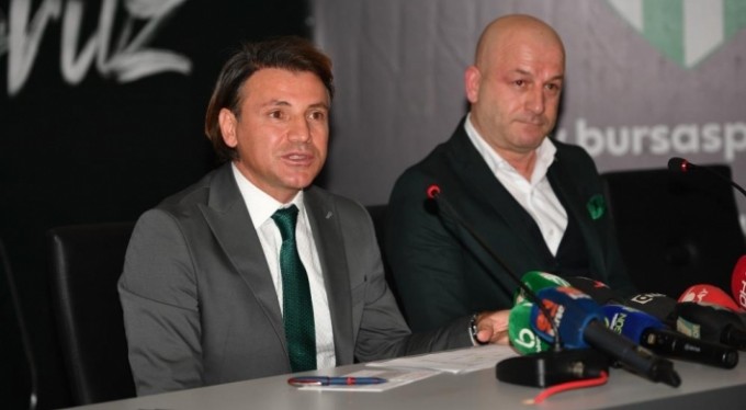 Bursaspor'da Tamer Tuna ile yollar ayrıldı