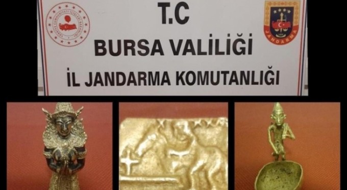 Tarihi eserleri satmak isterken jandarmaya yakalandılar