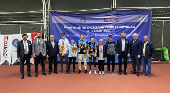 Milli tenisçilerden çifte başarı