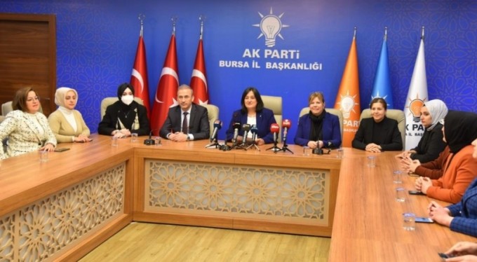 AK Parti Bursa İl Kadın Kolları Başkanı Emel Gözükara Durmaz: "Kadın-erkek omuz omuza büyük Türkiye'yi inşa edeceğiz"