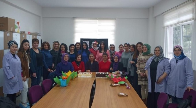 Kadın öğretmenlere sürpriz