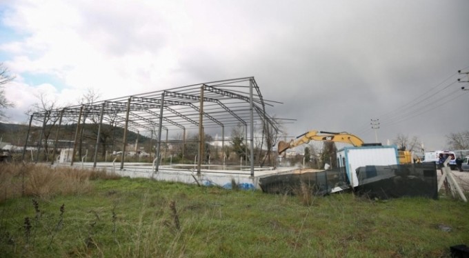 Tarım arazisindeki kaçak yapılar yıkıldı
