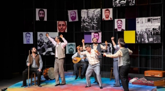 Bursa tiyatrosu Balıkesir'e 'misafir' oldu