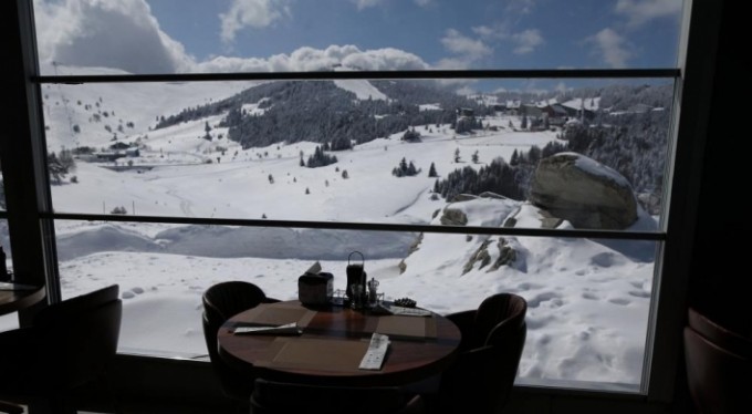 Uludağ'daki sosyal tesis 45 günde 10 bin misafir ağırladı