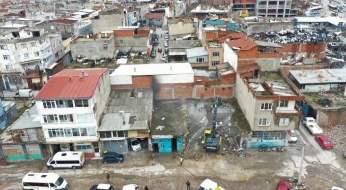 Beşyol'a değer katacak yıkımlar sürüyor