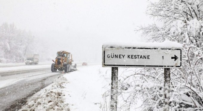 Bursa'da İstanbul istikametine kamyon ve tırların geçişine izin verilmiyor
