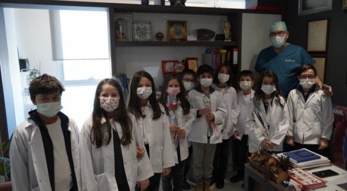 Minik doktorlar, yüzleri güldürdü