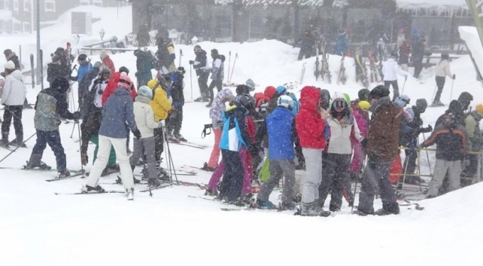Uludağ'da kar kalınlığı 2 metreye yaklaştı, pistler doldu taştı