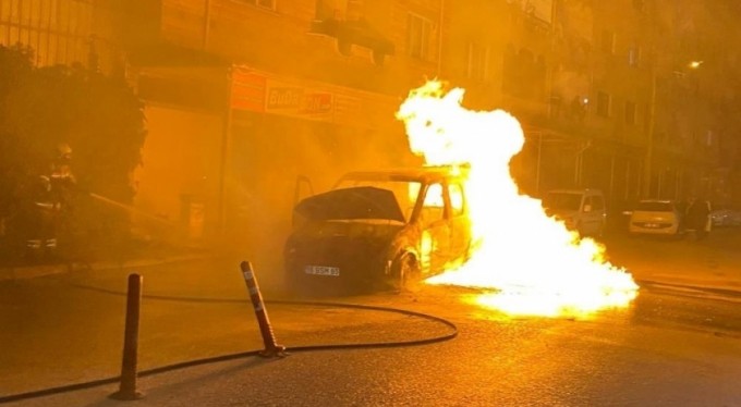 Sahibinin gözü önünde alev alev yandı