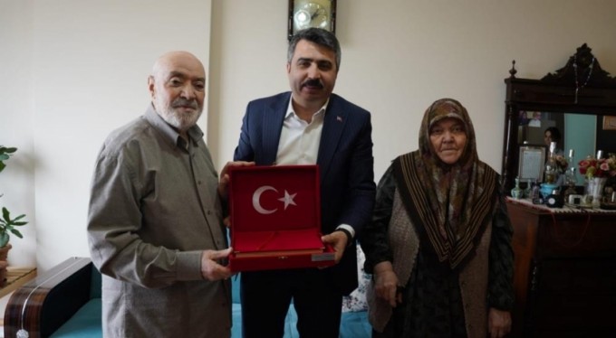 Başkan Yılmaz'dan yaşlılara vefa ziyareti