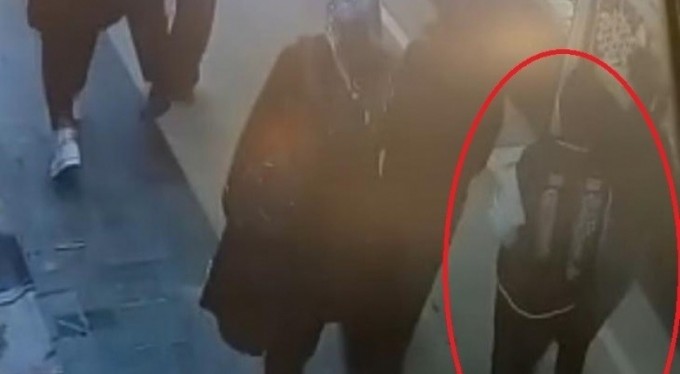 Kapalıçarşı'da pes dedirten cep telefon hırsızlığı anbean kameralarda