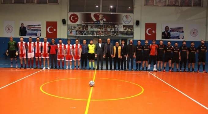 Gürsu'da futsal turnuvası heyecanla başladı