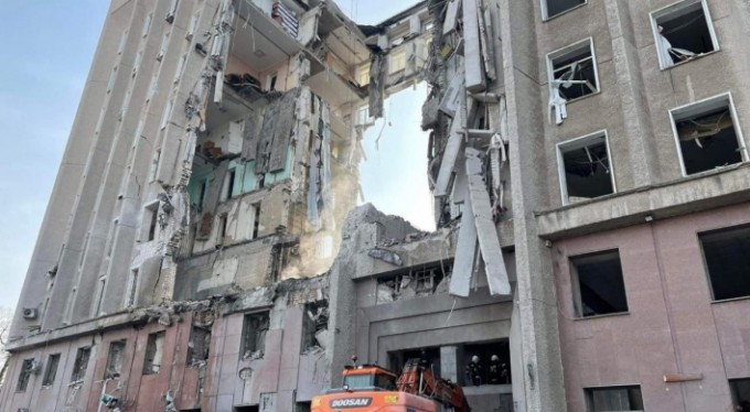 Mikolayiv'de vurulan valilik binasında bilanço ağırlaşıyor: 12 ölü, 33 yaralı